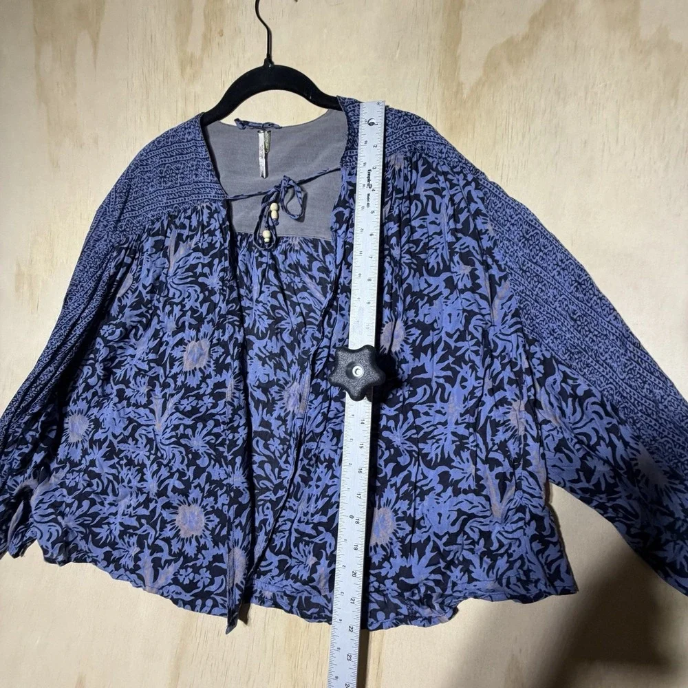 Free People Boho Floral Peasant Crop Top Women's M Blue Balloon Sleeve Blouse